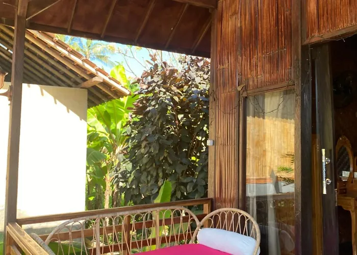 Punaga Lodge *
